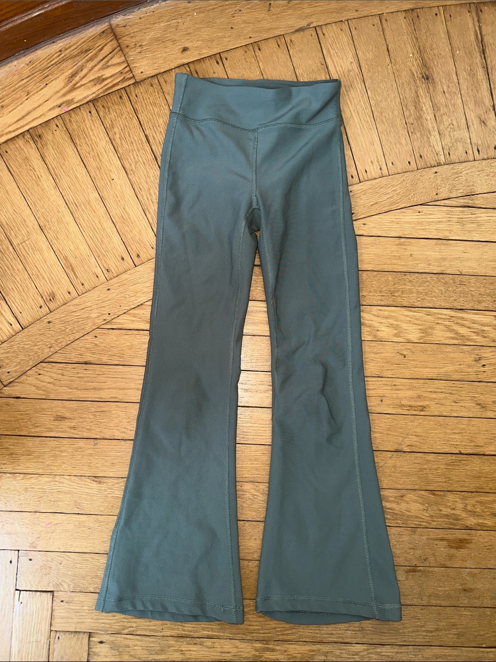 Girls Yogalicious High-Rise Yoga Leggings in Sage